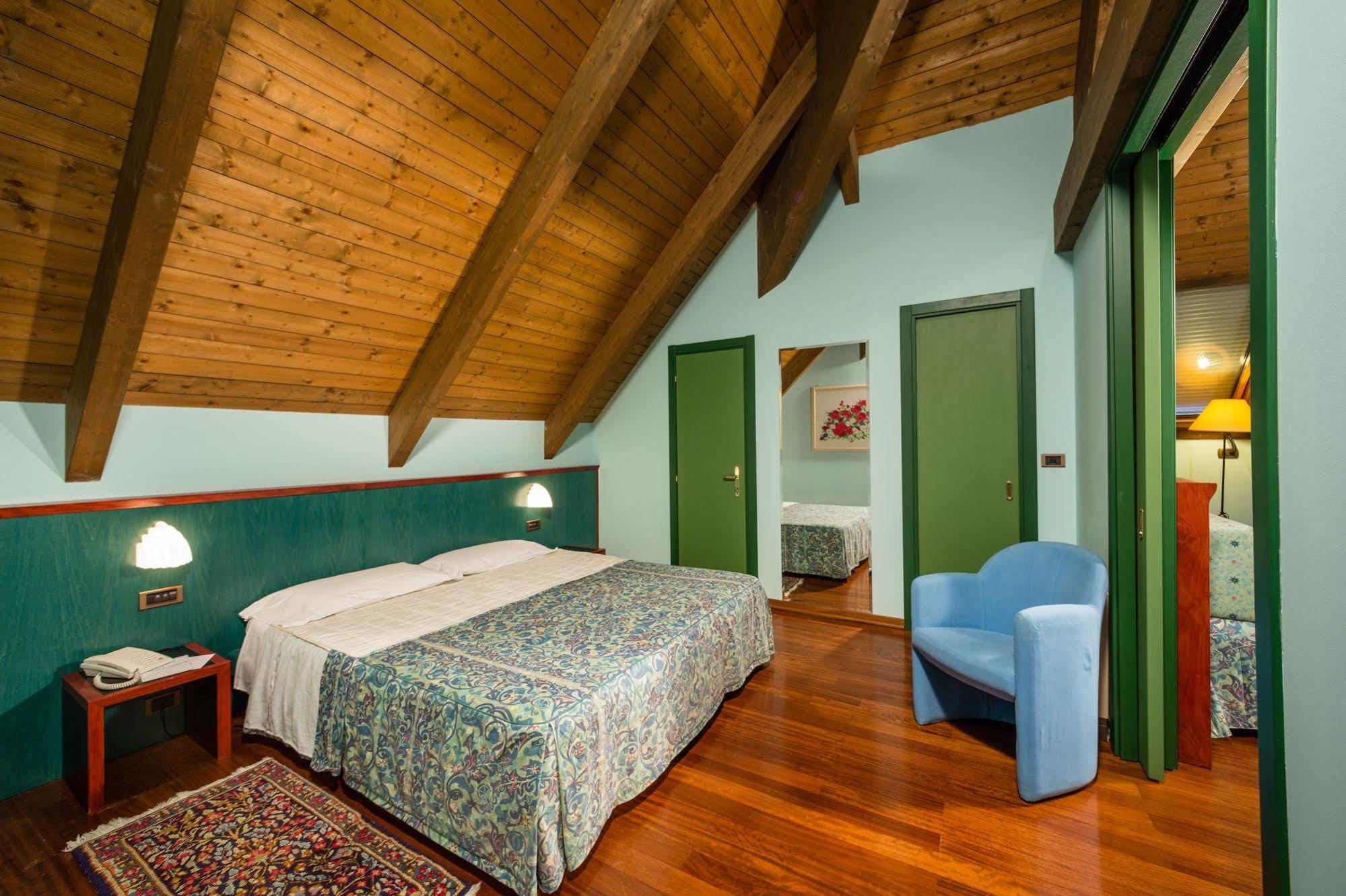 Hotel & Loisir Le Ruote Roveleto Exterior foto